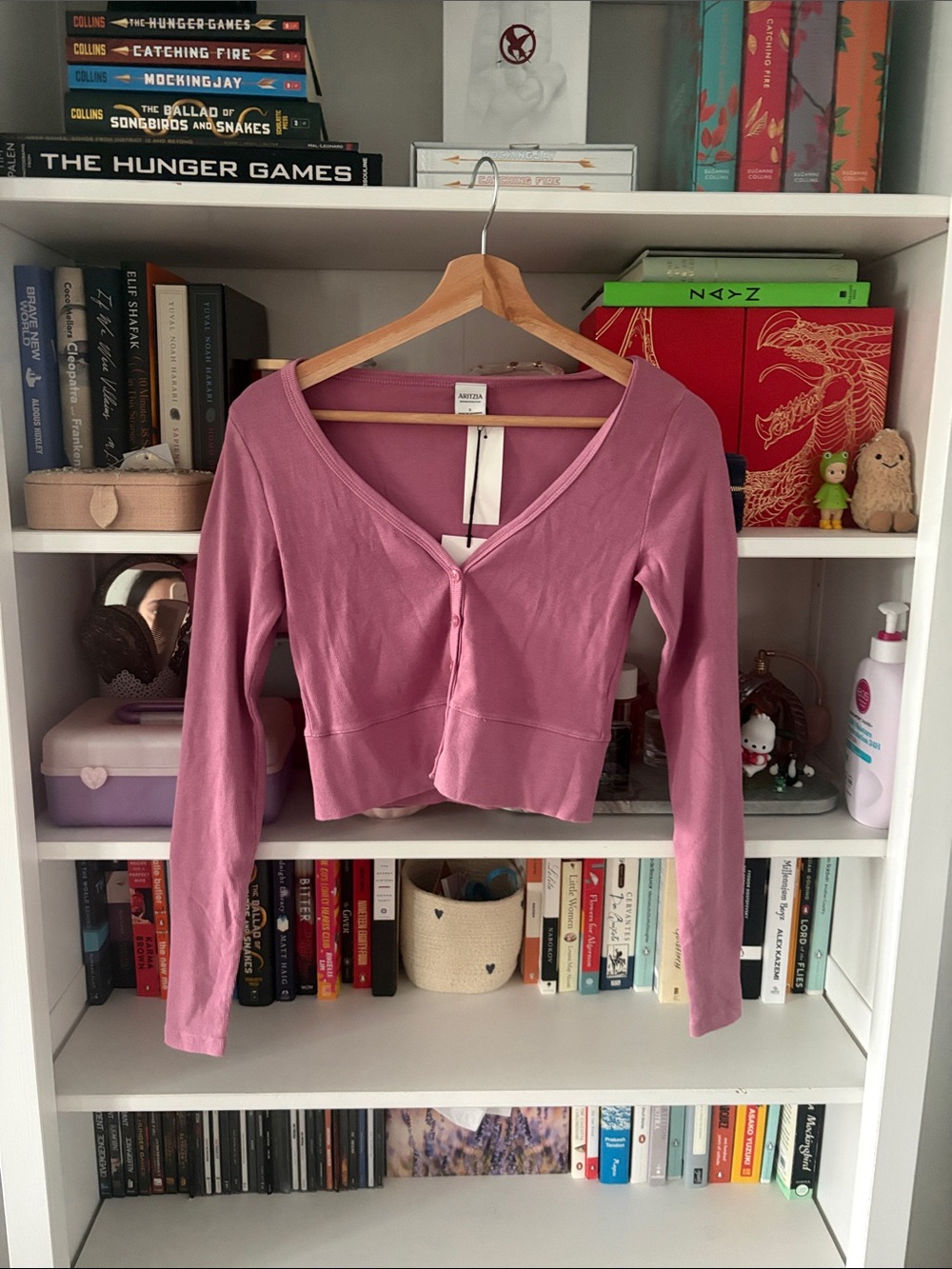 BNWT aritzia homestretch tee in size S , frozen berry